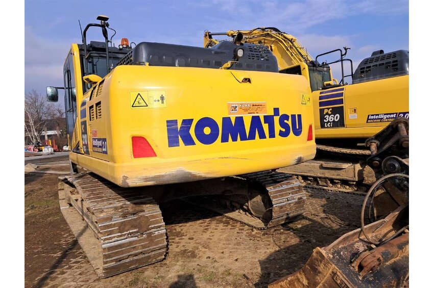 PC 210 LCi-11