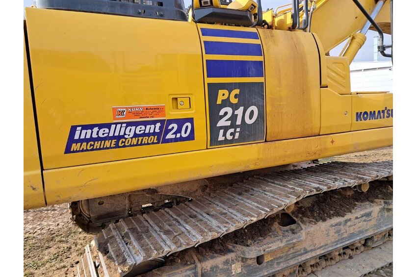PC 210 LCi-11