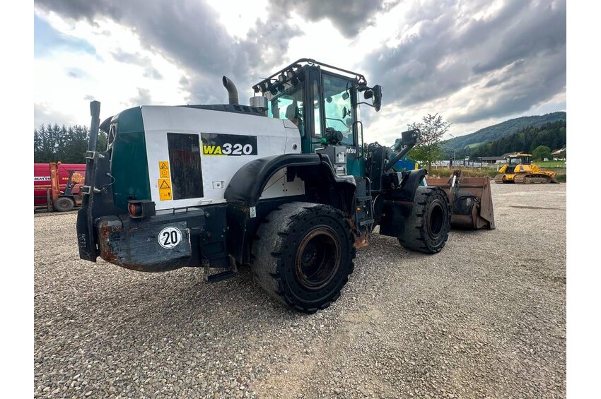 WA 320-8