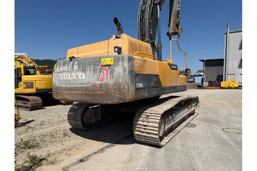 EC 380 D L